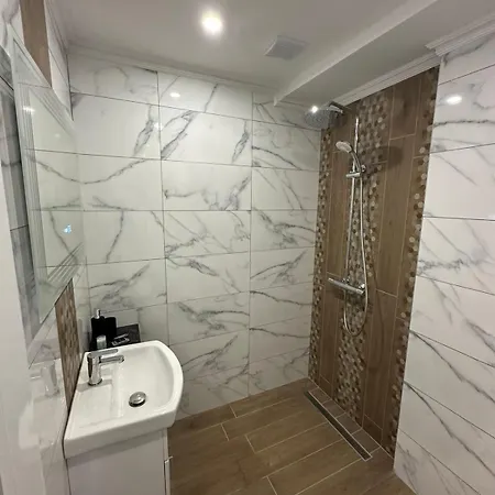 Manolovi * オブゾー