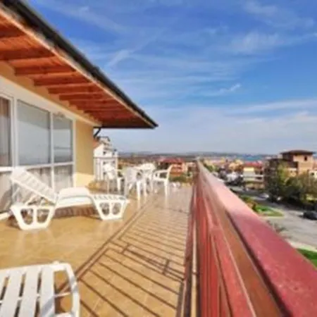 Manolovi アパート オブゾー