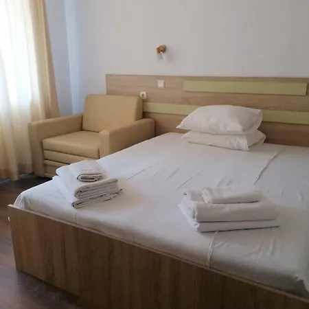 Manolovi アパート オブゾー