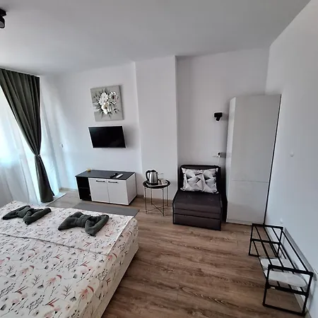 アパート Manolovi