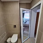 Manolovi Апартамент *