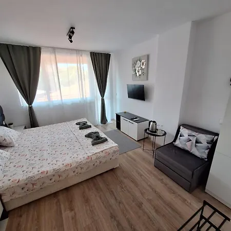 Manolovi Апартаменты *