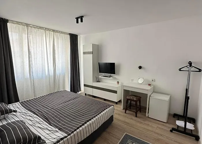 Апартаменты Manolovi *