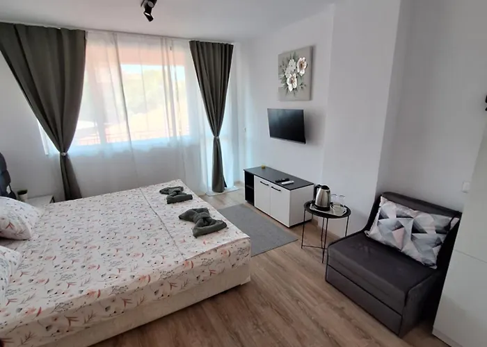 Manolovi Апартаменты *